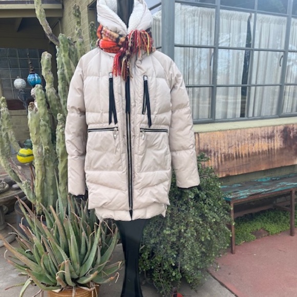Women's Orolay Cream Down Filled Hooded Puffer Coat / Jacket - Small - Picture 3 of 16